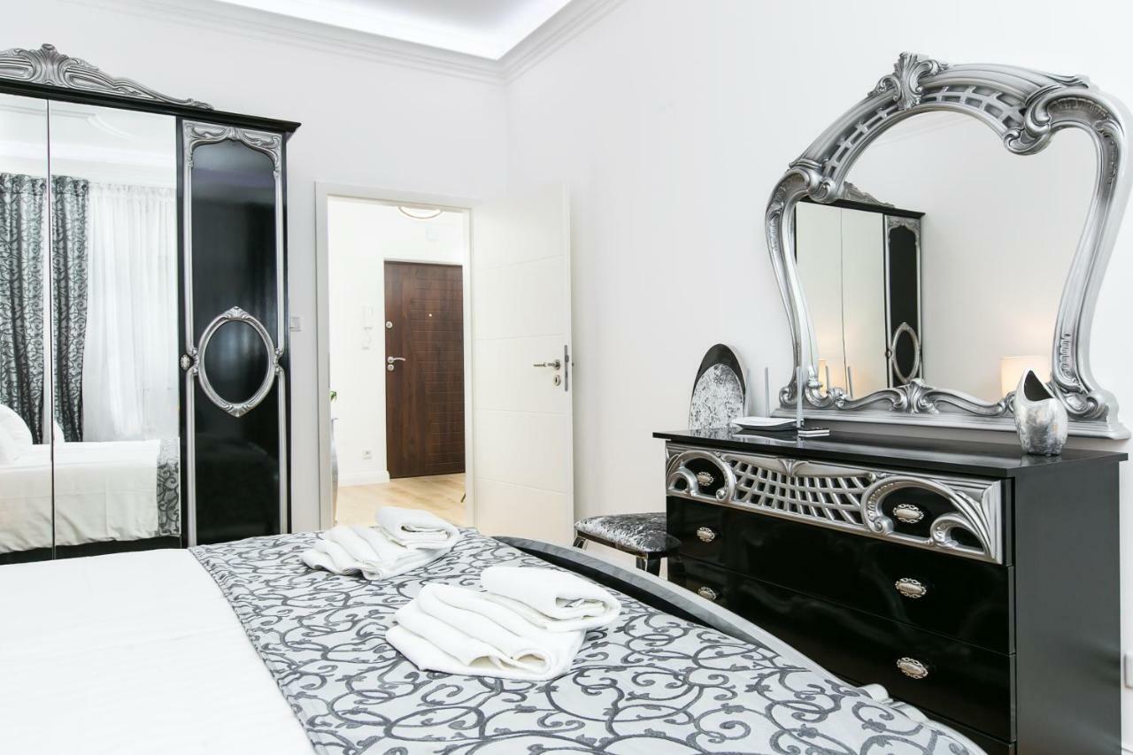 Old Town Cristal Apartment By Otium Krasków Exterior foto